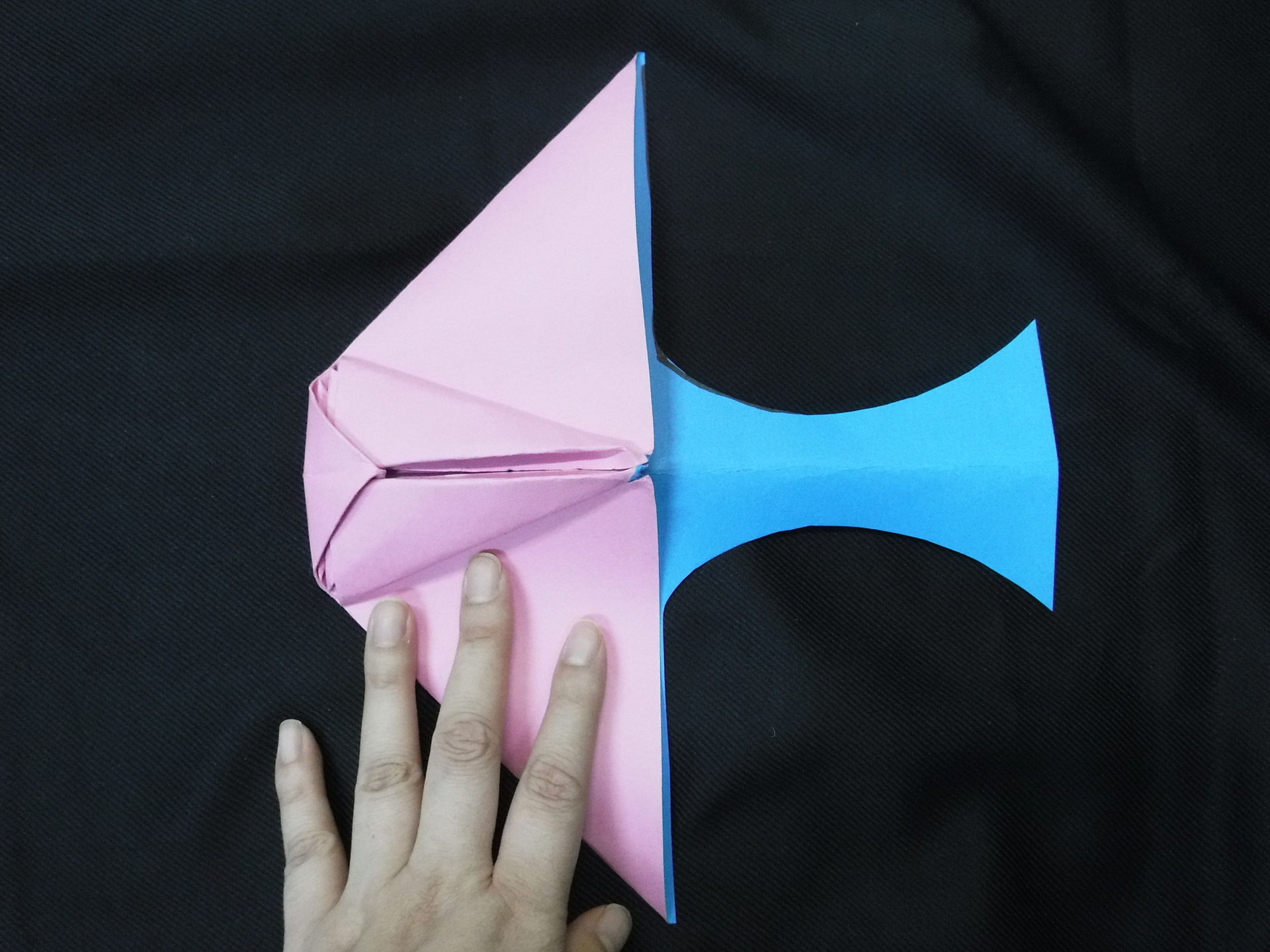 よく 飛ぶ 紙 飛行機 の 作り方 折り紙 折り紙の飛行機 滞空時間が長くてよく飛ぶ 簡単なイカ飛行機の折り方を紹介 Amp Petmd Com